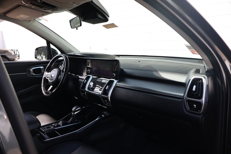 Kia Sorento Vehicle Full-screen Gallery Image 20