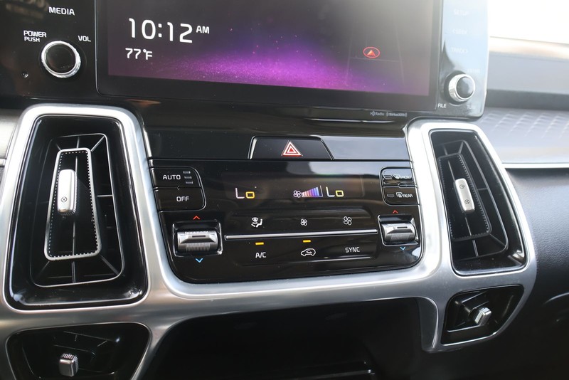 Kia Sorento Vehicle Full-screen Gallery Image 33