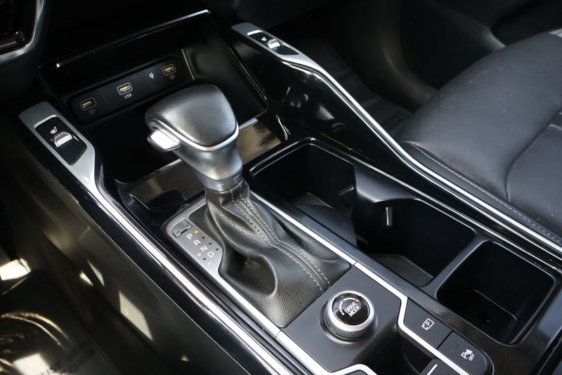 Kia Sorento Vehicle Full-screen Gallery Image 34