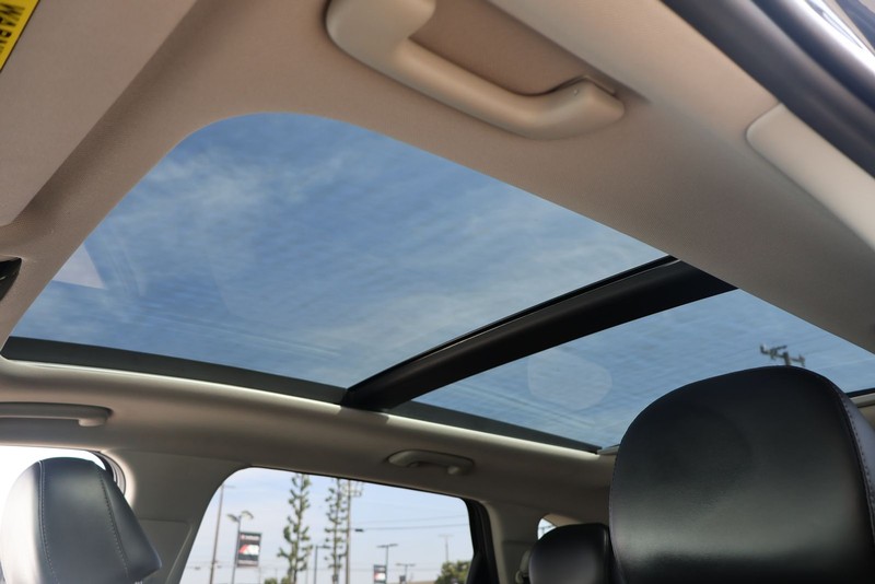 Kia Sorento Vehicle Full-screen Gallery Image 37