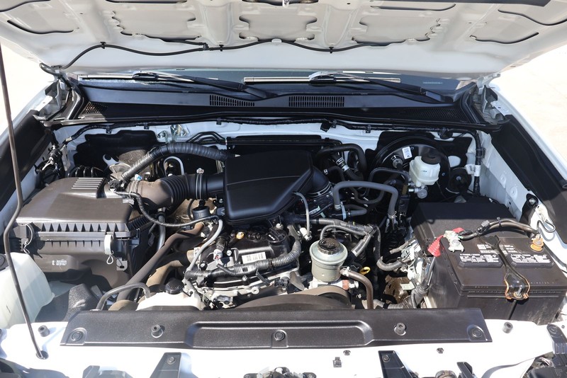 Toyota Tacoma Vehicle Full-screen Gallery Image 12