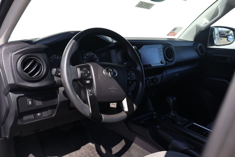 Toyota Tacoma Vehicle Full-screen Gallery Image 16