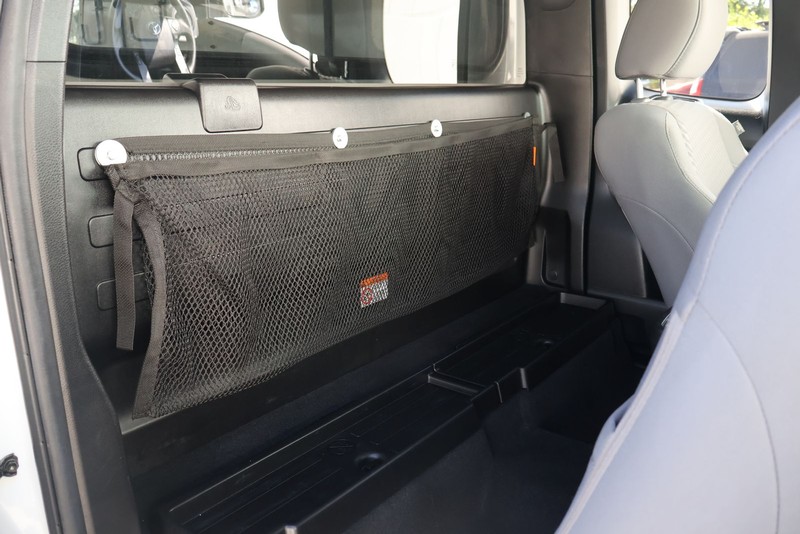 Toyota Tacoma Vehicle Full-screen Gallery Image 21