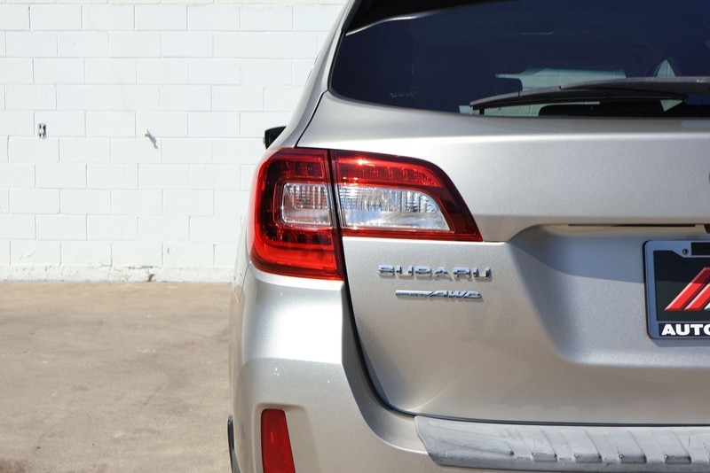 Subaru Outback Vehicle Full-screen Gallery Image 07