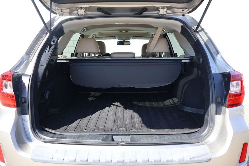 Subaru Outback Vehicle Full-screen Gallery Image 08