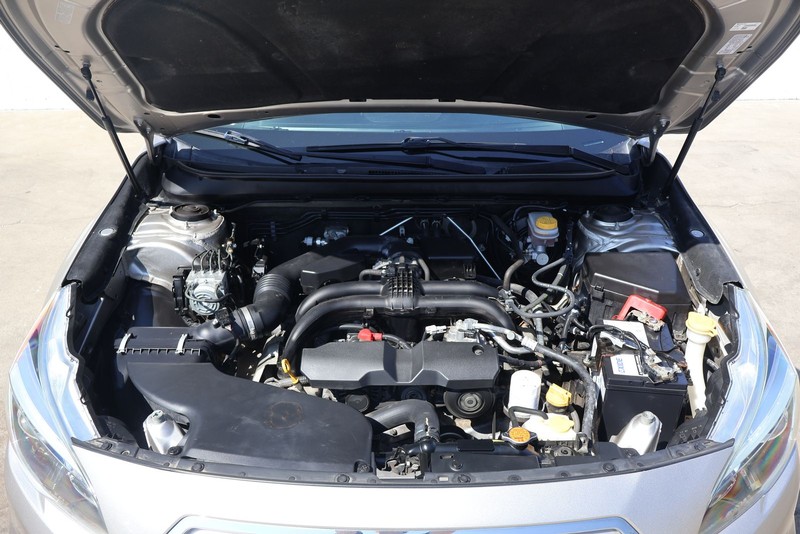 Subaru Outback Vehicle Full-screen Gallery Image 13