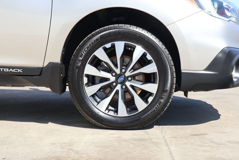 Subaru Outback Vehicle Full-screen Gallery Image 14