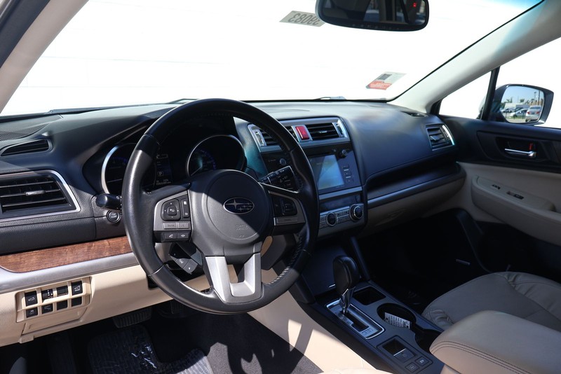 Subaru Outback Vehicle Full-screen Gallery Image 17
