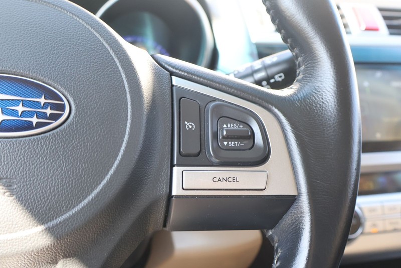 Subaru Outback Vehicle Full-screen Gallery Image 26