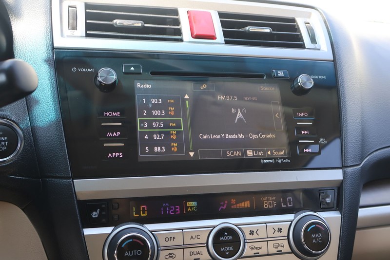 Subaru Outback Vehicle Full-screen Gallery Image 28