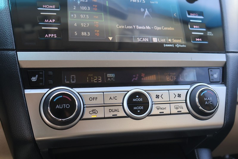 Subaru Outback Vehicle Full-screen Gallery Image 30