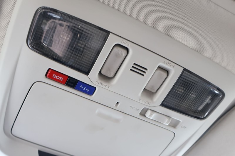 Subaru Outback Vehicle Full-screen Gallery Image 33