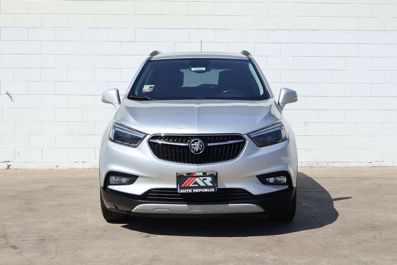 Buick Encore Vehicle Full-screen Gallery Image 02