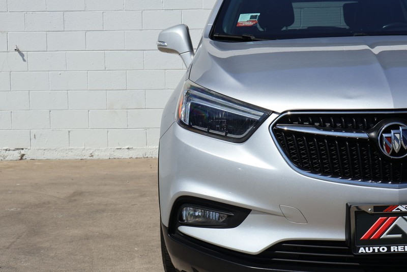 Buick Encore Vehicle Full-screen Gallery Image 03