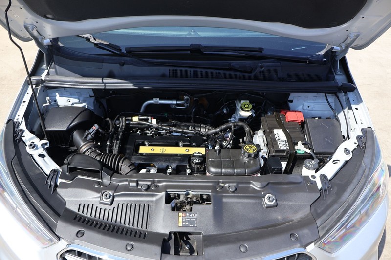 Buick Encore Vehicle Full-screen Gallery Image 12