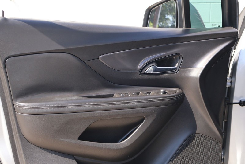 Buick Encore Vehicle Full-screen Gallery Image 15