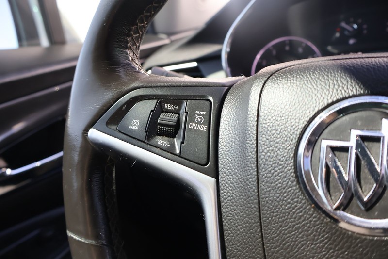 Buick Encore Vehicle Full-screen Gallery Image 23