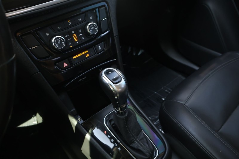 Buick Encore Vehicle Full-screen Gallery Image 29