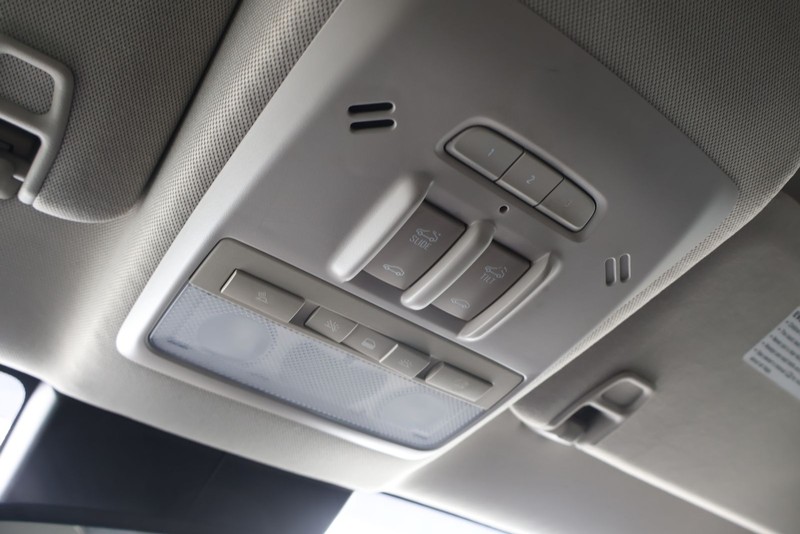 Buick Encore Vehicle Full-screen Gallery Image 31