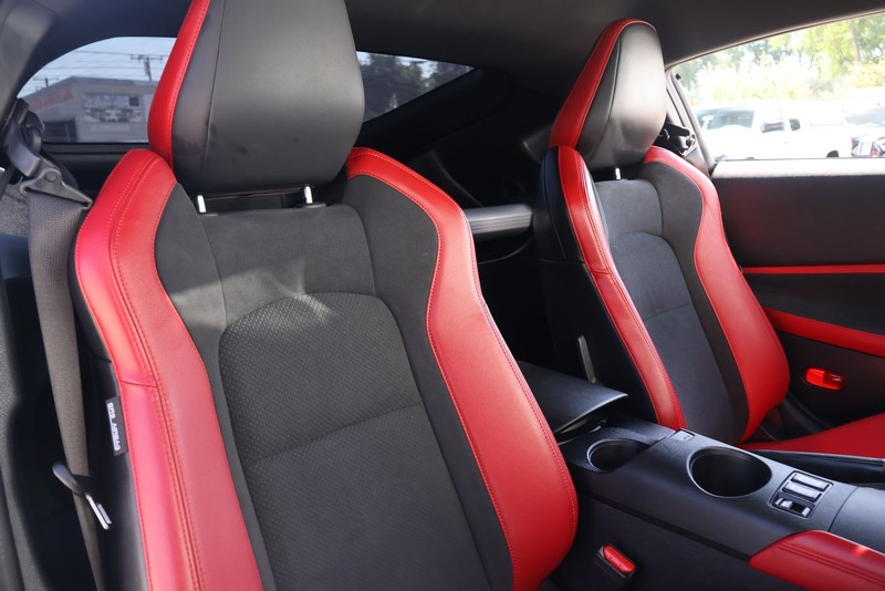 Nissan Z Vehicle Full-screen Gallery Image 19