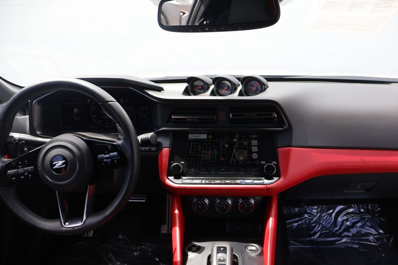 Nissan Z Vehicle Full-screen Gallery Image 20