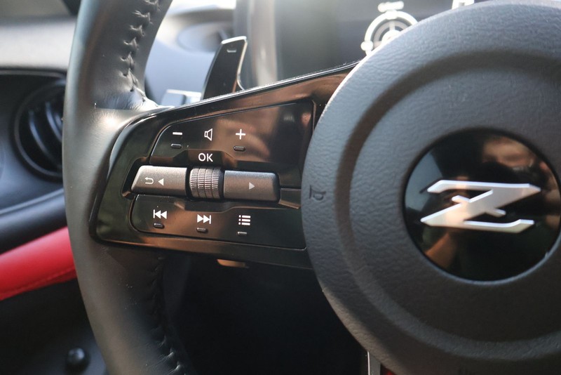 Nissan Z Vehicle Full-screen Gallery Image 23