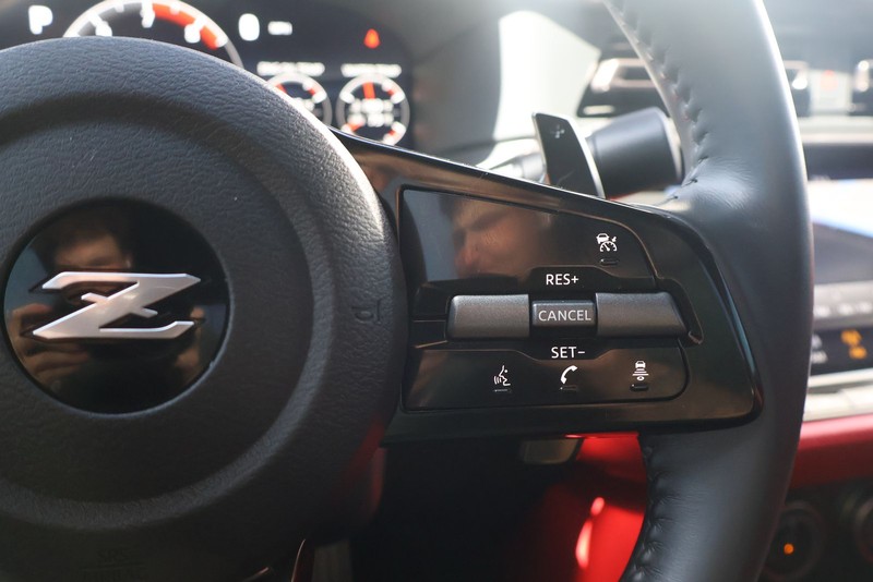 Nissan Z Vehicle Full-screen Gallery Image 24