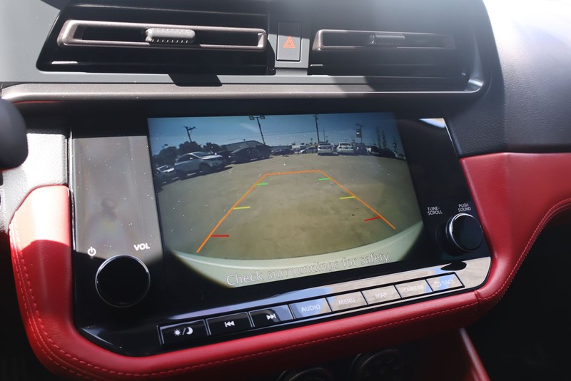 Nissan Z Vehicle Full-screen Gallery Image 27