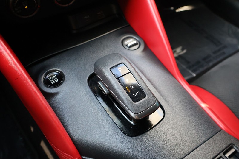 Nissan Z Vehicle Full-screen Gallery Image 29