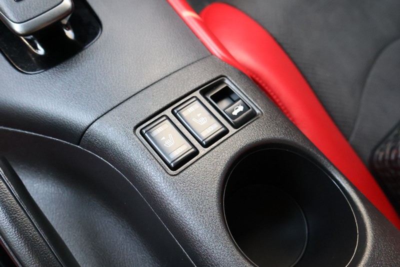 Nissan Z Vehicle Full-screen Gallery Image 30