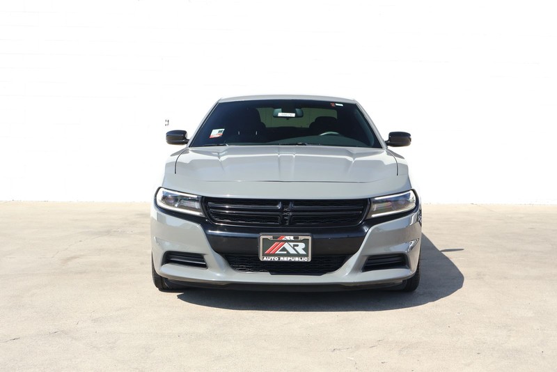 Dodge Charger Vehicle Full-screen Gallery Image 02