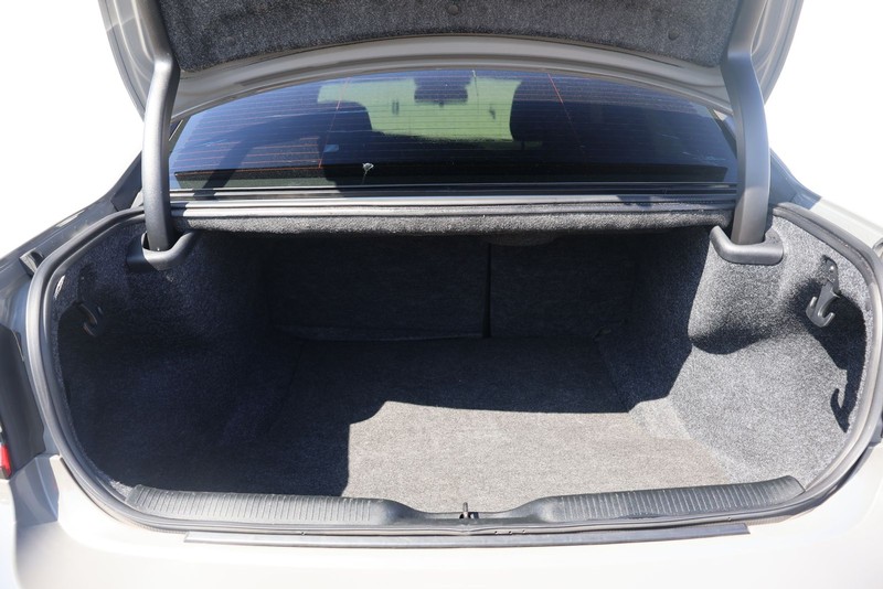 Dodge Charger Vehicle Full-screen Gallery Image 09