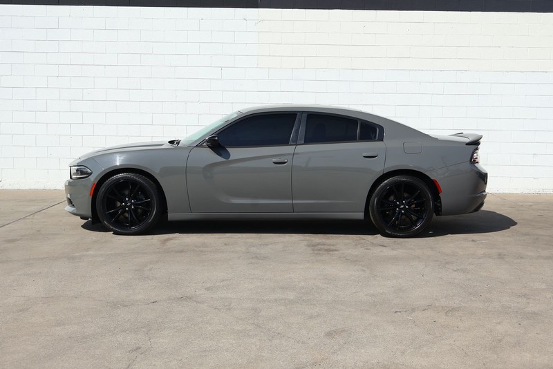 Dodge Charger Vehicle Full-screen Gallery Image 11