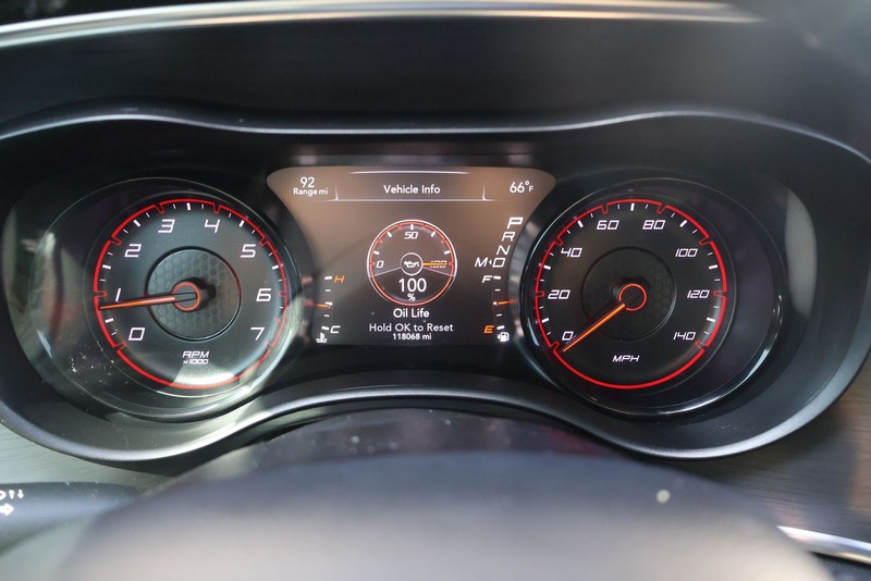 Dodge Charger Vehicle Full-screen Gallery Image 24