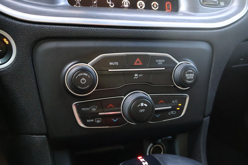 Dodge Charger Vehicle Full-screen Gallery Image 31