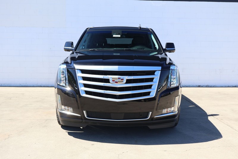 Cadillac Escalade Vehicle Full-screen Gallery Image 02