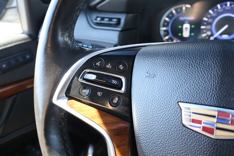 Cadillac Escalade Vehicle Full-screen Gallery Image 26