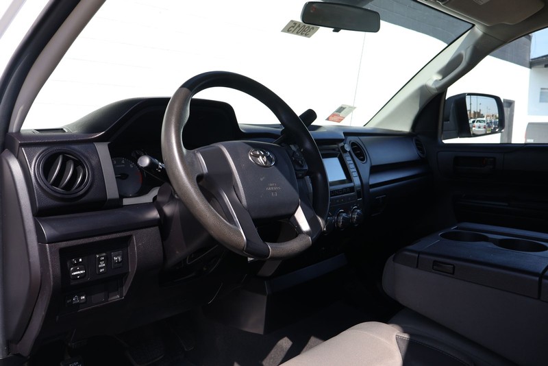 Toyota Tundra Vehicle Full-screen Gallery Image 16