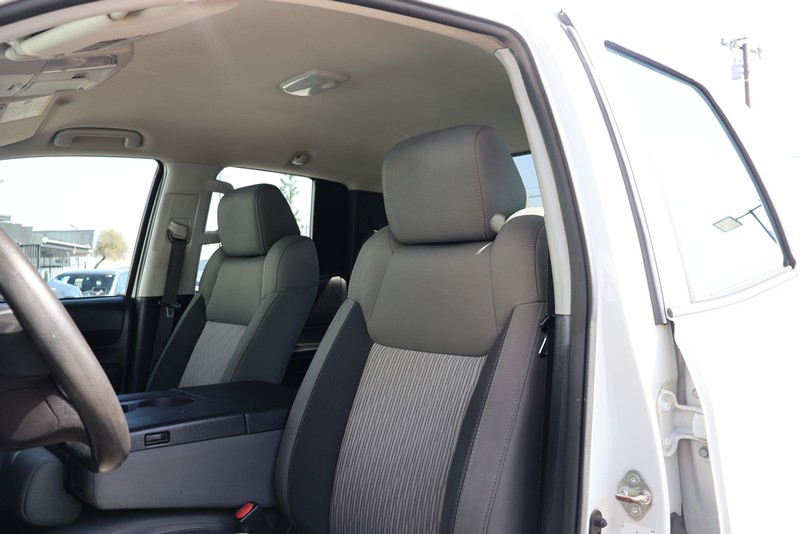 Toyota Tundra Vehicle Full-screen Gallery Image 17