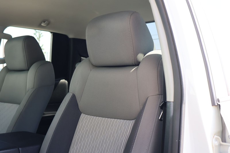 Toyota Tundra Vehicle Full-screen Gallery Image 18