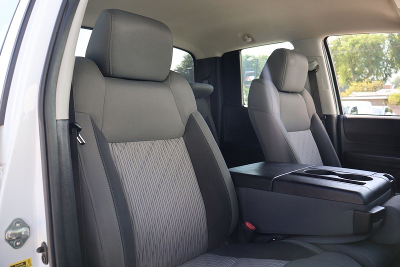 Toyota Tundra Vehicle Full-screen Gallery Image 20