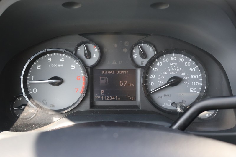 Toyota Tundra Vehicle Full-screen Gallery Image 23