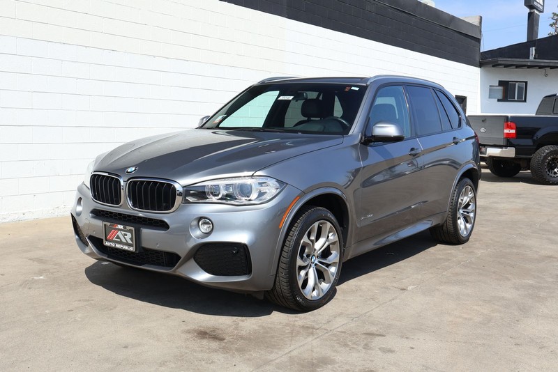 BMW X5 Vehicle Full-screen Gallery Image 11