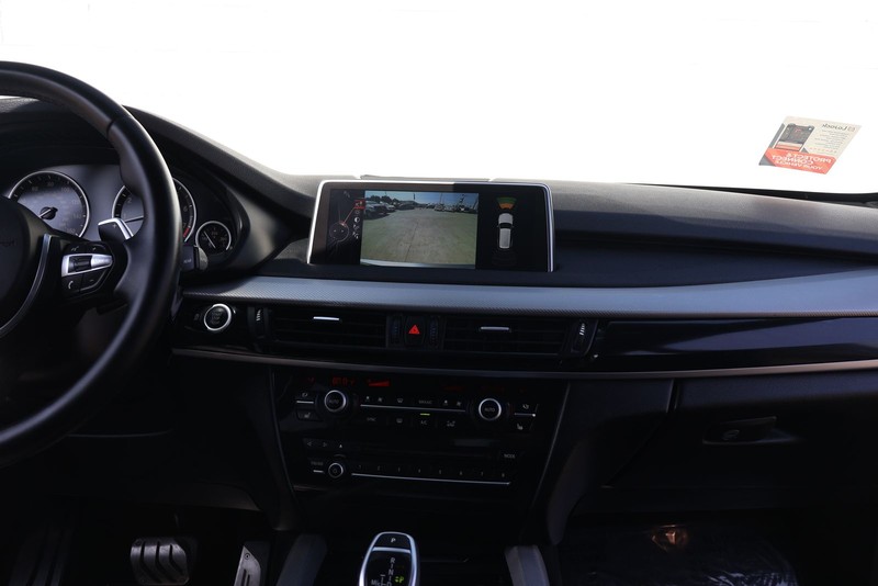 BMW X5 Vehicle Full-screen Gallery Image 28