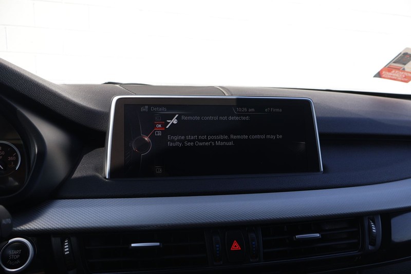 BMW X5 Vehicle Full-screen Gallery Image 29