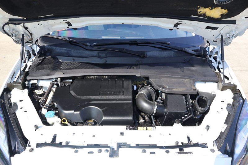 Jaguar E-PACE Vehicle Full-screen Gallery Image 02