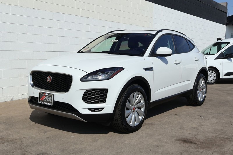 Jaguar E-PACE Vehicle Full-screen Gallery Image 08