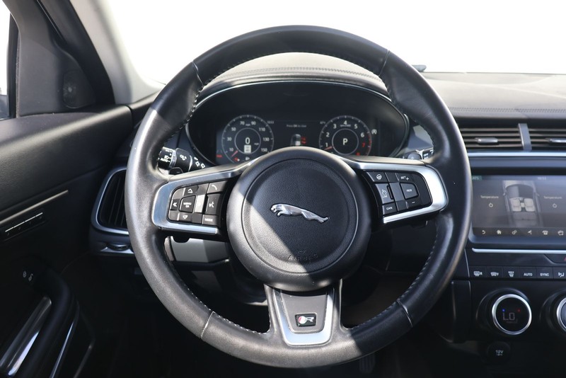 Jaguar E-PACE Vehicle Full-screen Gallery Image 23