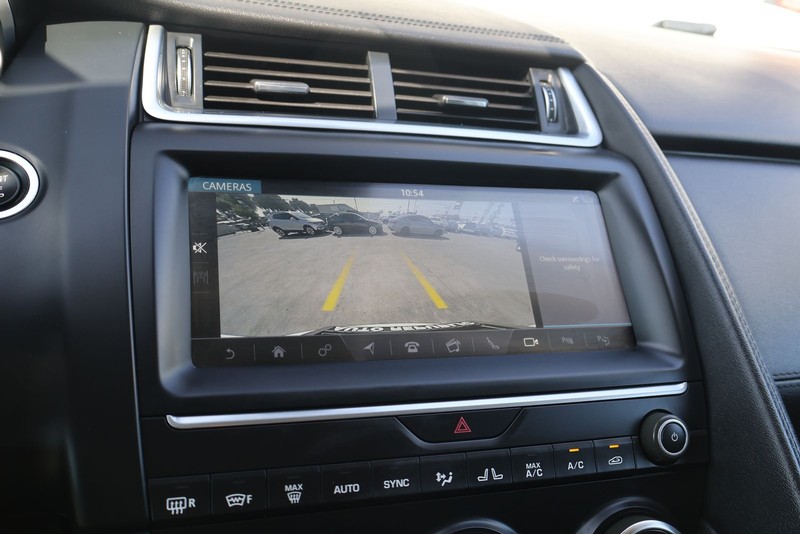 Jaguar E-PACE Vehicle Full-screen Gallery Image 26