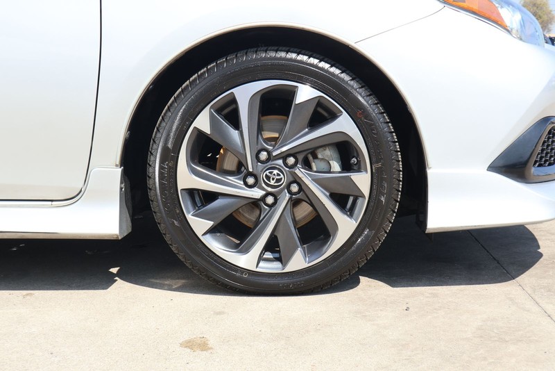 Toyota Corolla iM Vehicle Full-screen Gallery Image 13